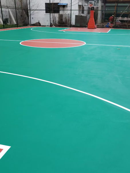 宝应 球场长期使用易出现地面开裂